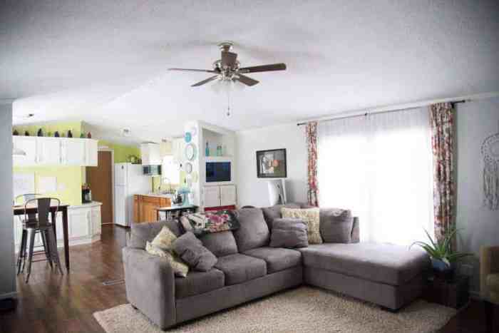 How to decorate living room in mobile home