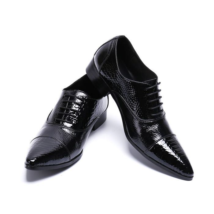 Pointed dress shoes for mens