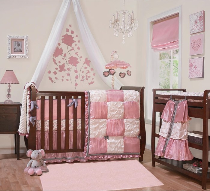 How to decorate room to welcome newborn baby